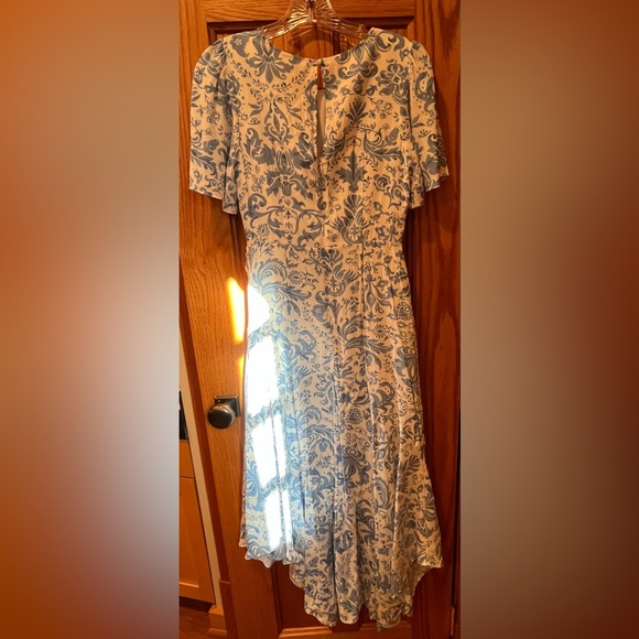 Zoe and Claire Blue and White Floral Dress - Picture 4 of 5